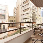 Cozy Apartment In Residential Center By Maison Pinata