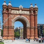 Aspasios Arc De Triomf Apartments