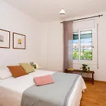 Spacious Apartment Sagrada Familia