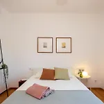 Spacious Apartment Sagrada Familia