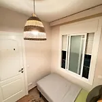 Rooms In A Charming Apartment In The Central Area