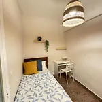 Rooms In A Charming Apartment In The Central Area