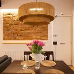Poble Sec Charming Apartment