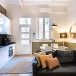 Oasis With A Sunny Terrace In The Heart Of Gracia