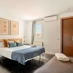 Amazing 3 Bedroom Penthouse In Plaza Espana
