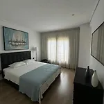 Centric Apartment Next To Arc De Triof
