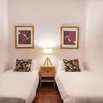 Spacious & Sunny Apt With Terrace In The City Center