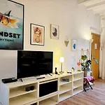 Modern Flat Poble Nou