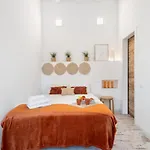 Lodging Apartments Pere IV
