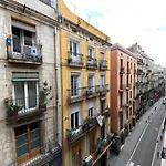 Liceu Apartments By Gaiarooms