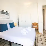 31Par1110 - Mediterranean Style Apartment