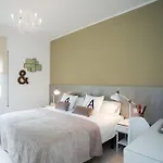 Charming & Quiet Park Guell Apartment