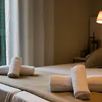 Four Petals Barcelona Boutique Apartments