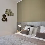 Charming & Quiet Park Guell Apartment