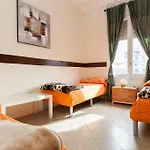 Diagonal Home