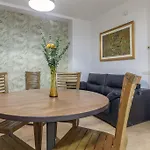 Sunny Flat
