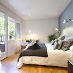 Apartment Barcelona Rentals - Classic Bonanova Apartment