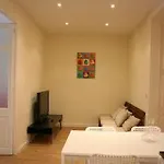 Avenida Apartments Piquer