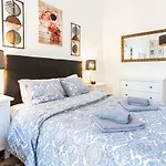 The 5 Room\'S House
