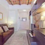 Montserrat Apartment