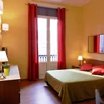 Barcelona Central Garden Hostal