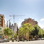 Renovated & Classic 3-Bedroom Sagrada Familia Apt.