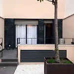 City Stays Diagonal Magnolia Apartments