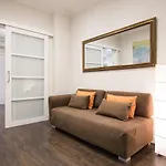 Key Sagrada Familia & Park Guell Apartment