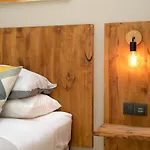 Jardinets Guest House