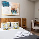 Jardinets Guest House