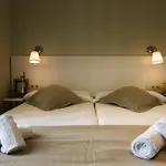 Four Petals Barcelona Boutique Apartments