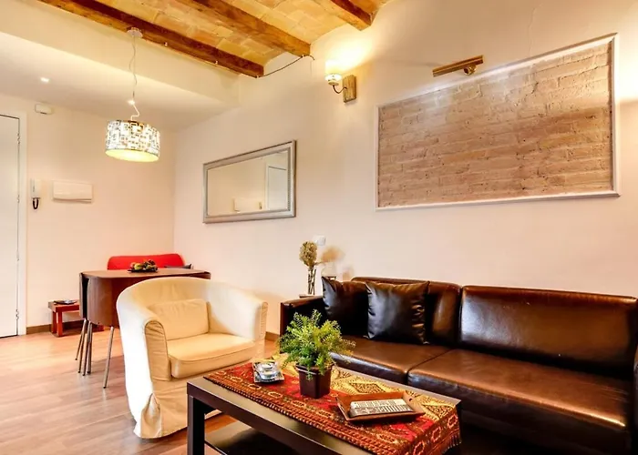 Modern 2 Bedroom Flat in Trendy Poble Sec