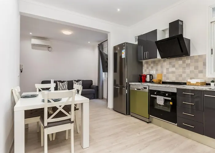 4Br - 2Bh Apartment 2 Min From Sagrada Familia