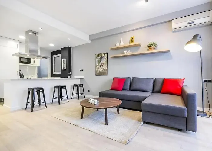 51Sam1021 - Modern Apartment Near Montjuic