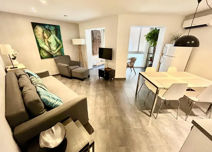 Gorgeous Apartment In Downtown