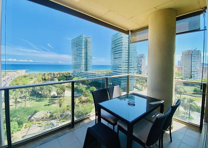 Akira Flats Diagonal Mar Apartments