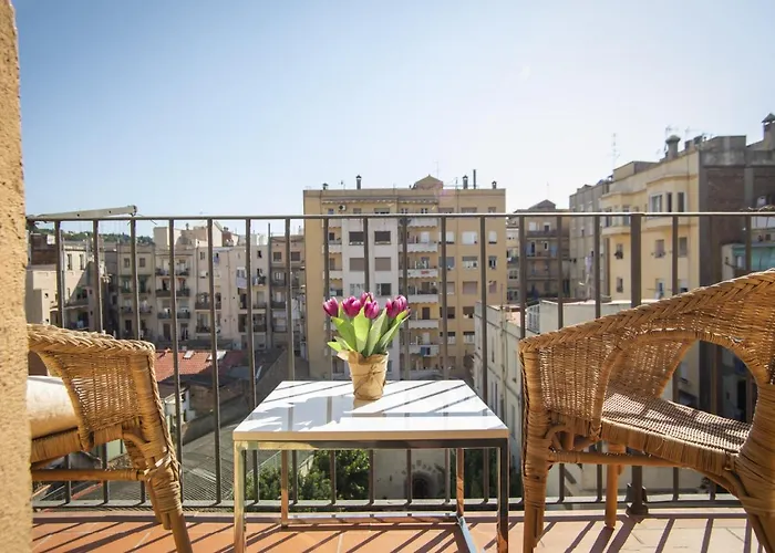 41Cob1019- Charming Rustic Apartment