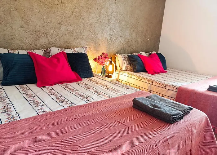 Urquinaona Rooms
