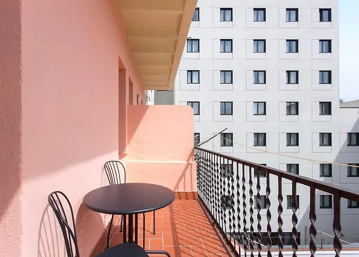 3Bd Only For Families In Poblenou Next To The Beach!