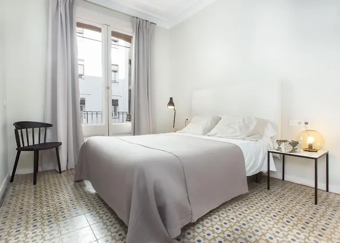 4Bedroom Apartment With A Balcony In Las Ramblas 1 2
