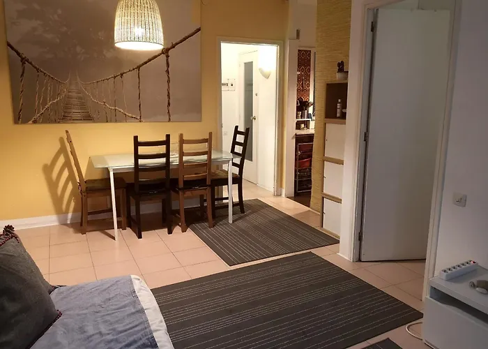 Aparteasy - Balcony, Quiet, Sunny Apartment