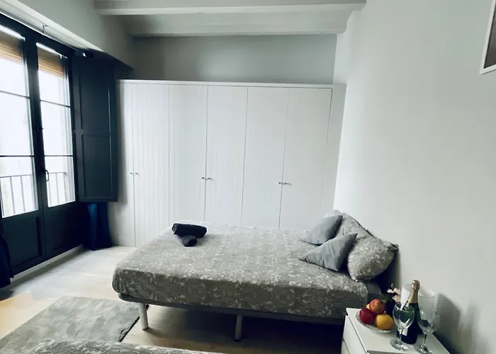 Barcelona Rooms Triple With Private Bathroom In Gothic