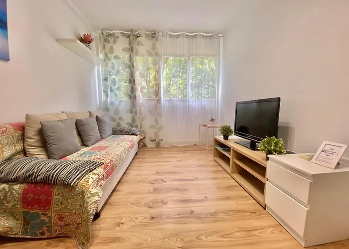 Nice Flat Near The Beach And Parc Del Forum