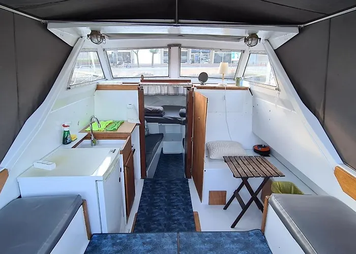 Cosy Boat Flat At Barcelona Beach