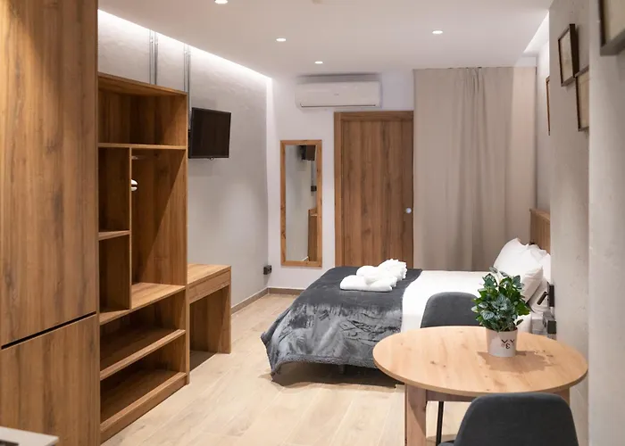 Monturiol Apartaments
