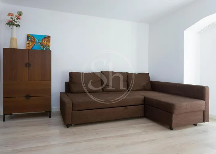 Practico Apartamento Con Terraza En Eixample