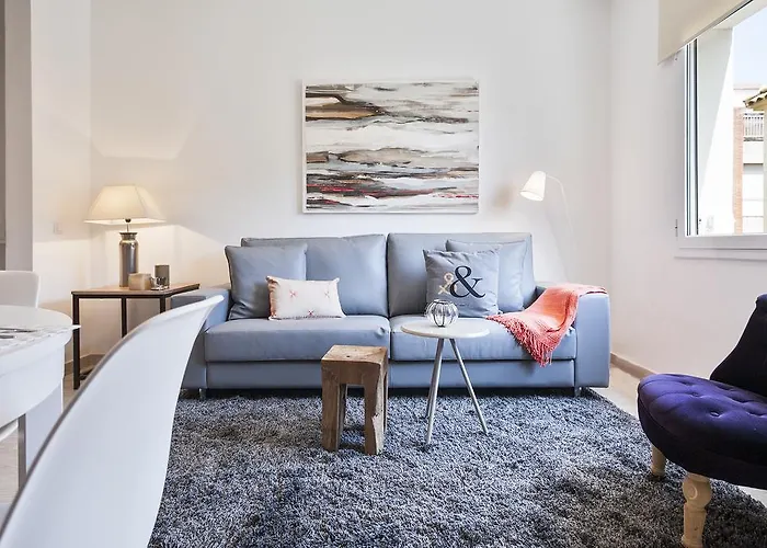Charming & Quiet Park Guell Apartment