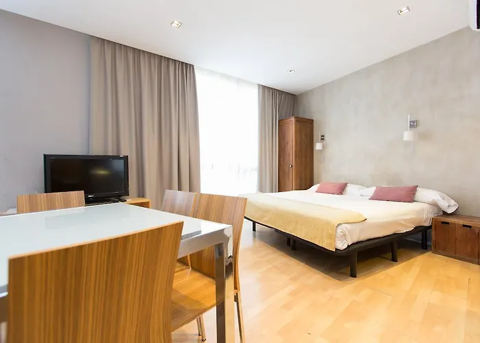 Ainb Born Tiradors Apartments
