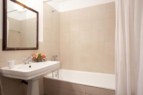 Apartment Letsgo Camp Nou Apartment *