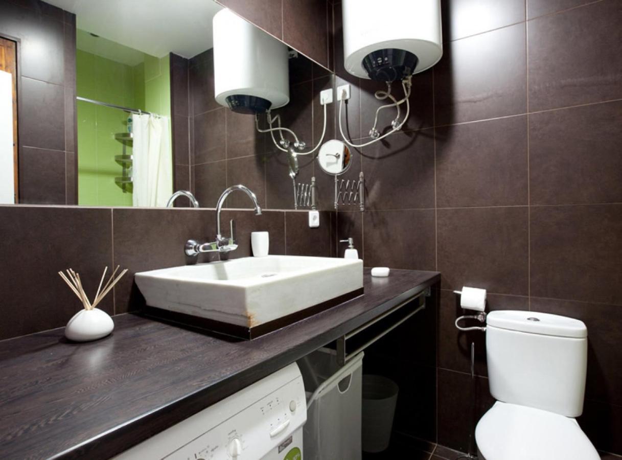 Apartment Borrell - Near Ramblas Barcelona